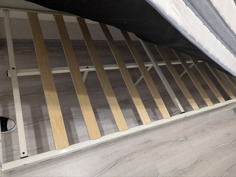 Кровать с матрасом 2