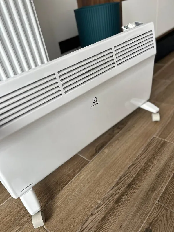 Электрический обогреватель Electrolux 1