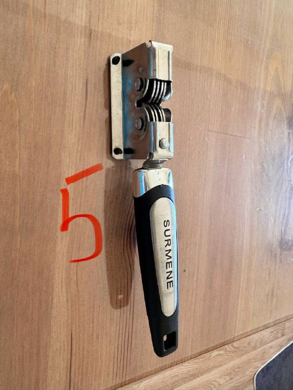 Контейнеры пищевые, точилка, сито, дуршлаг, толкушка, половник, венчик, нож 7