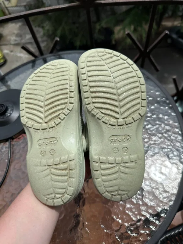Crocs 1