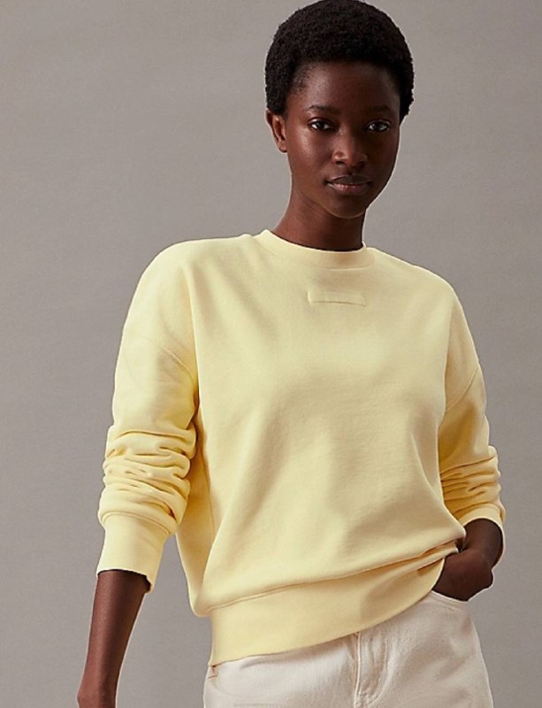 Костюм Tommy Hilfiger, кардиган Massimo Dutti, свитшот Calvin Klein, кардиган Zara, свитер Massimo Dutti Polo, кардиган-жакет Massimo Dutti, Lacoste Polo свитшот, жилет Zara, лоферы Massimo Dutti 3