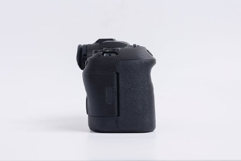 Камера Canon EOS R6 с двумя картами памяти 64ГБ Kingston 3