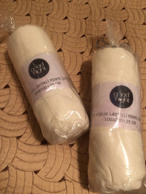 односпальные простыни на резинках молочного цвета