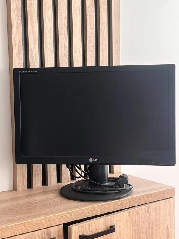 Монитор LG 1