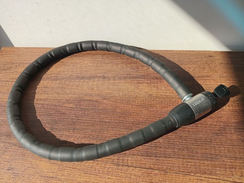 Большой толстый замок для велосипедов и самокатов