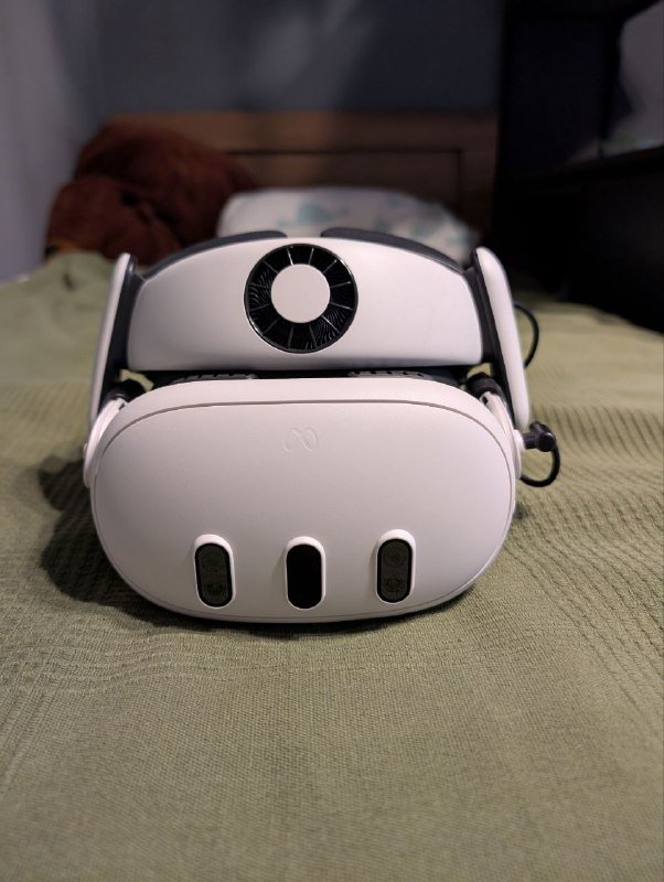 Meta Quest 3 на 512 Гб, комплект с креплением Bobovr 9