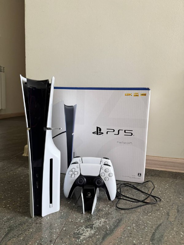 PS5 Slim 1 TB с дисководом, 2 геймпада, зарядка, hdmi
