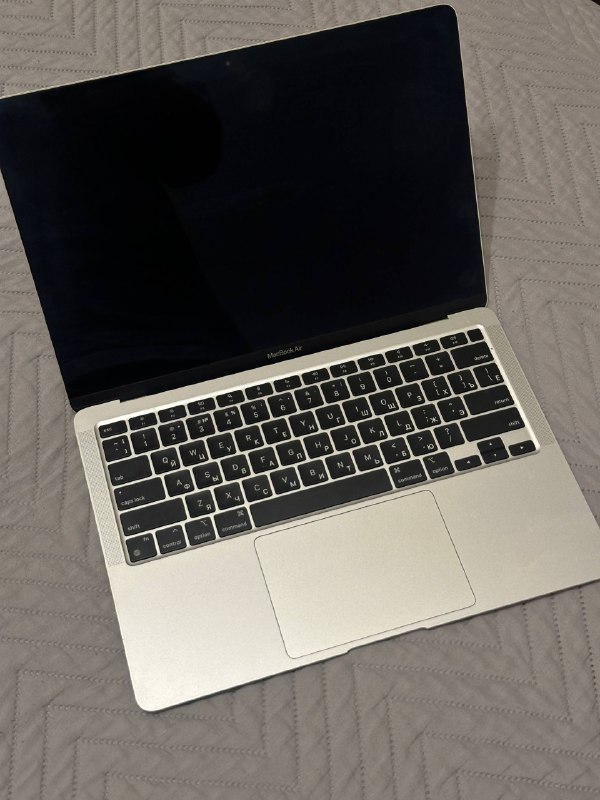 MacBook Air M1 2020 256/8GB с треснутым экраном 3