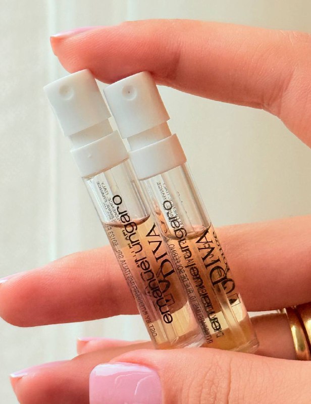 Clarins масло для губ Lip Comfort Oil оттенок honey 01 6