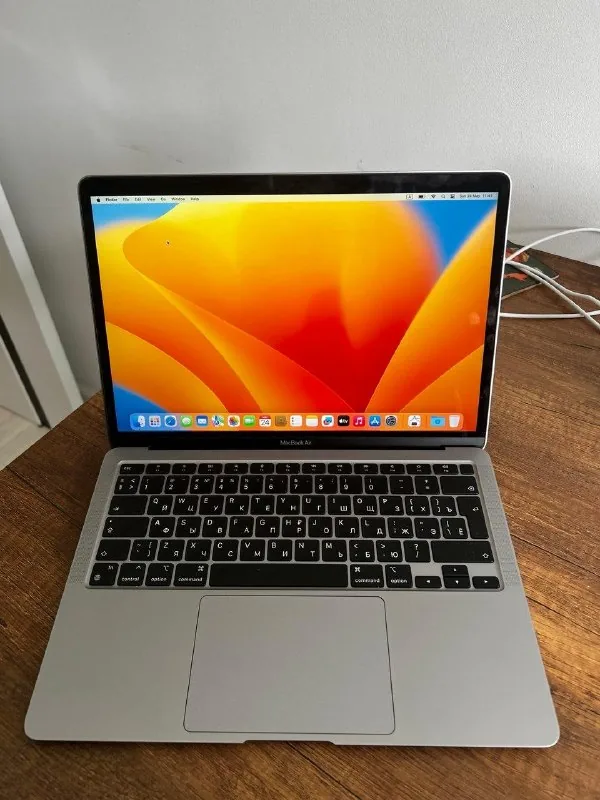Apple MacBook Air M1 16GB 1