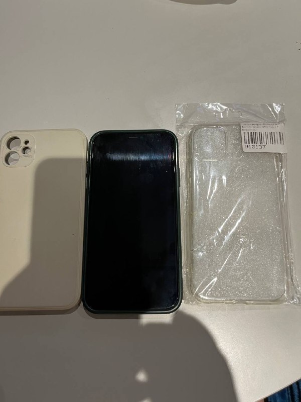 iPhone 11, два новых чехла 2