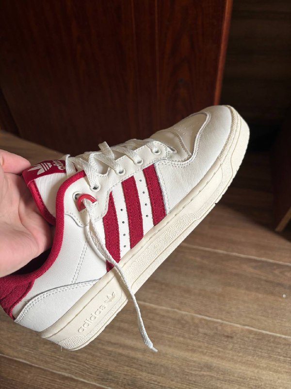 Кроссовки Adidas Rivalry, размер 9.5 US