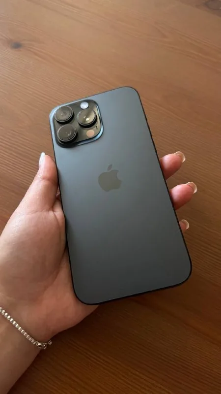iPhone 16 Pro Max 512GB Black Titanium 1