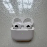 AirPods 3, кейс MagSafe, Lightning-кабель 3
