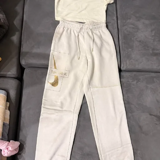 Топ Nike и спортивки Nike