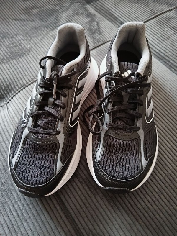 Кроссовки Adidas новые 2