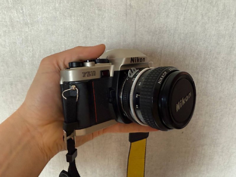 Пленочный фотик Nikon FE10