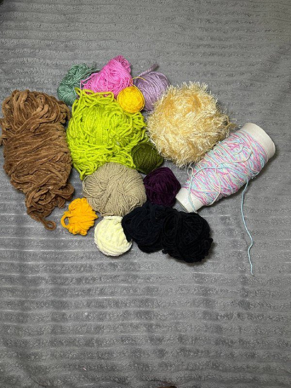 Пряжа фиолетовая, белая, синяя, розовая, зеленая, оранжевая 7