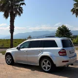 Mercedes-Benz GL550 AMG 2