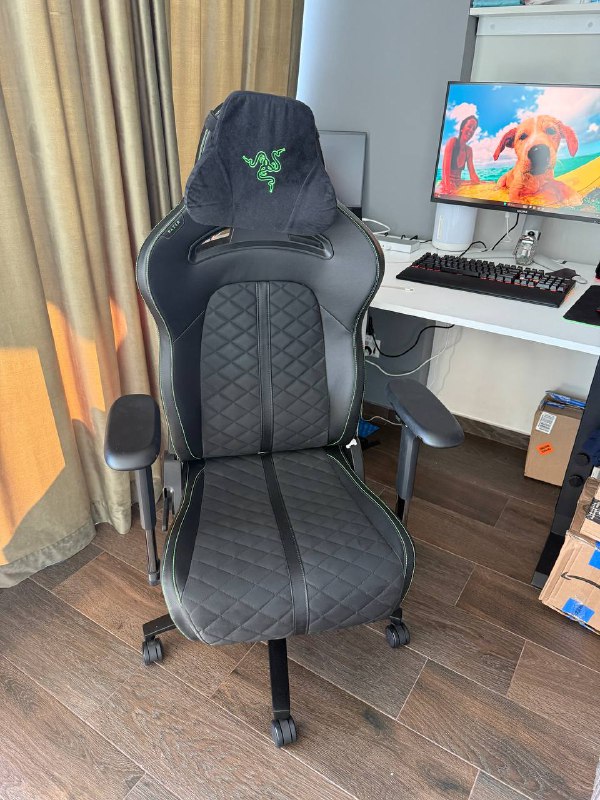 Игровое кресло Razer Enki