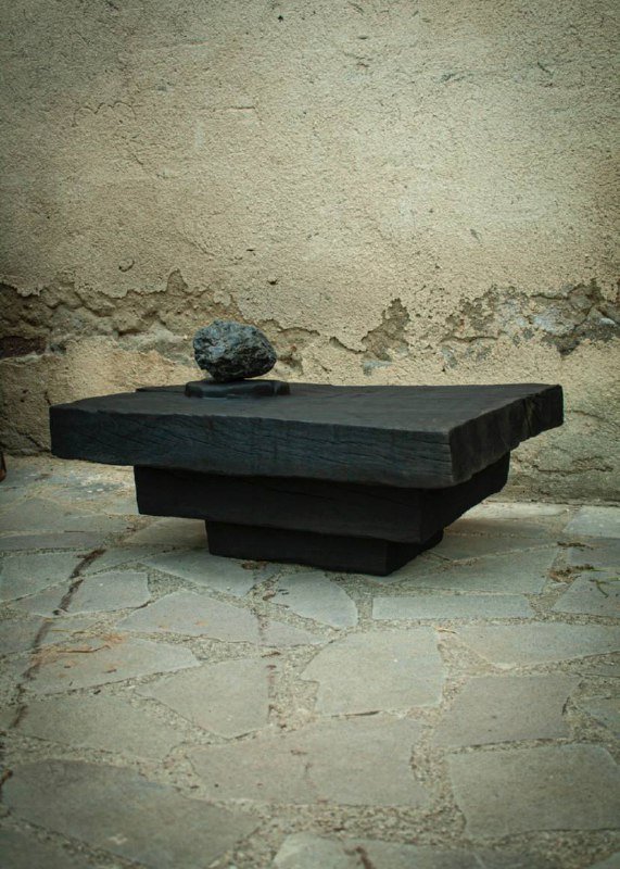 Деревянные изделия мастера: скульптуры и мебель 2