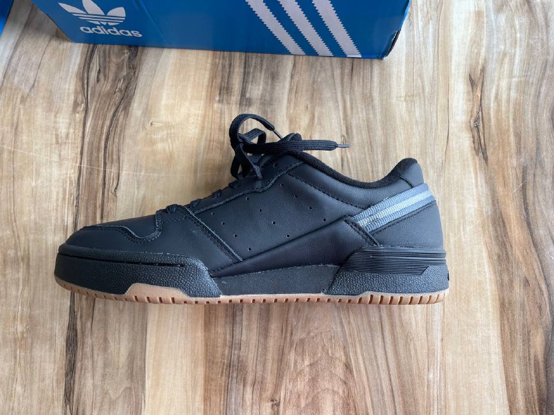 Кроссовки Adidas мужские, женские 3