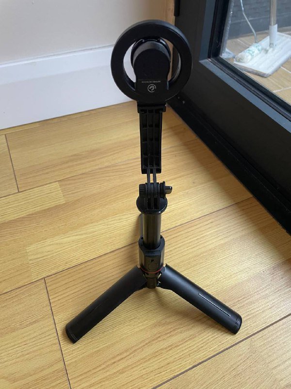 Селфи палка-тринога на MagSafe для iPhone 2