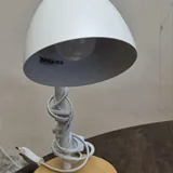 Столик под ноутбук на кровать, настольная лампа 4