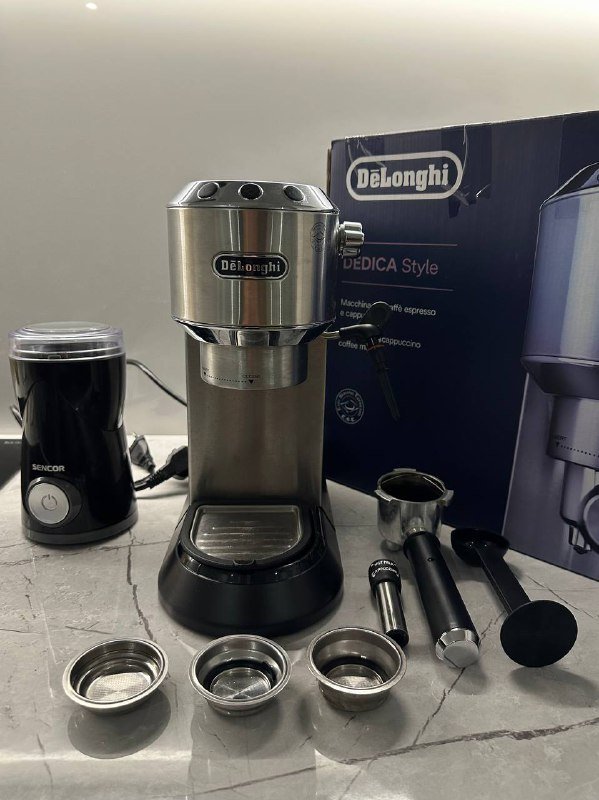Кофемашина DeLonghi Dedica EC685.M и кофемолка