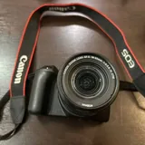 Canon EOS 250D camera with lens 8