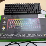 Игровой стул, стол, веб-камера, клавиатура, наушники 4