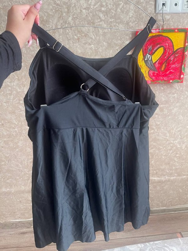 Кросовки, купальник, пуховик, гирлянды 7