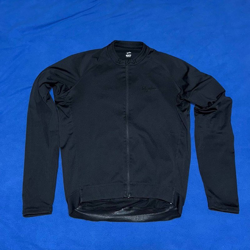 черная джерси Gore, белая джерси Nalini, джерси Rapha G.S. Imperial merino, винтажная джерси Deutschlandsberg Austria, винтажная джерси Eddy Merckx Panasonic, черное джерси Rapha core, черная джерси B'twin, длинные бибы Gore, длинные бибы Dhb 6