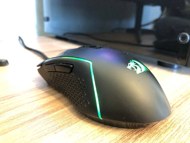 Игровой ПК с монитором, клавиатурой, мышью, наушниками 4