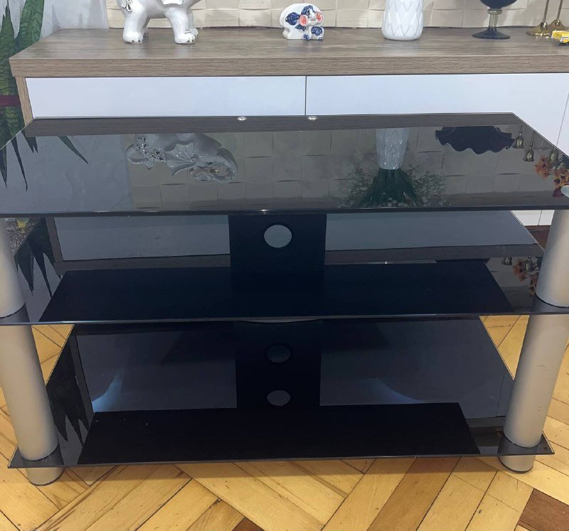 Стеклянный стол