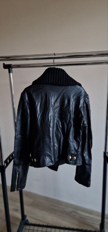 Женская куртка Guess экокожа размер М 3