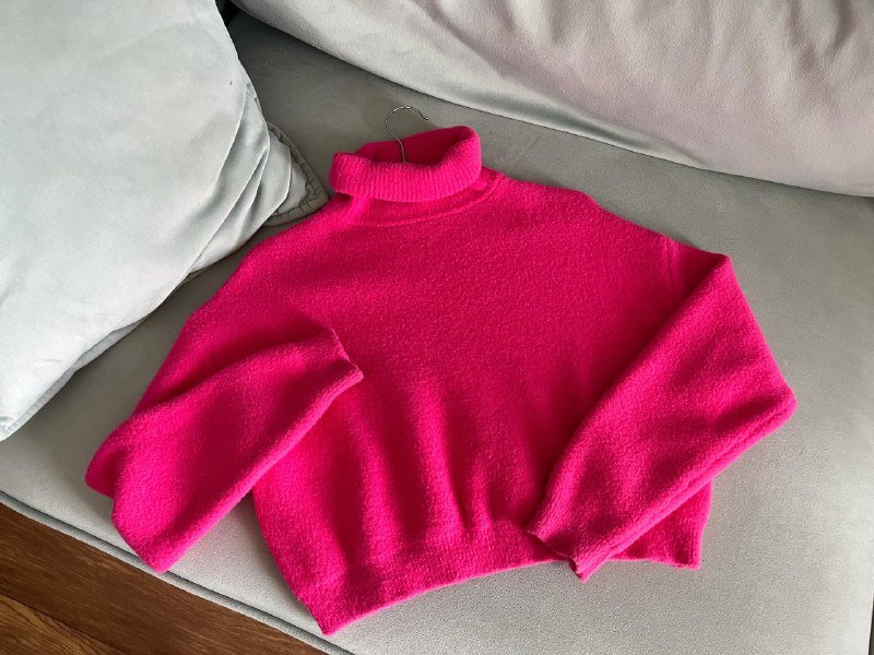 Джинсовка Zara, сумка Zara, духи Versace, кольцо Daniel Wellington, платье, кофта Zara 6