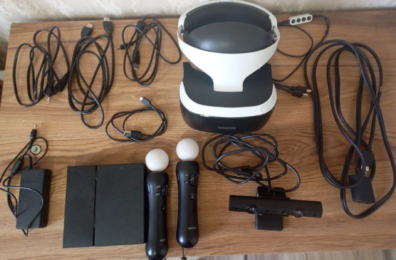 PS VR шлем, процессорный блок, 2 контроллера Move, камера, кабели