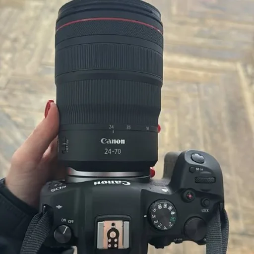 Камера Canon R6 с объективом RF 24-70