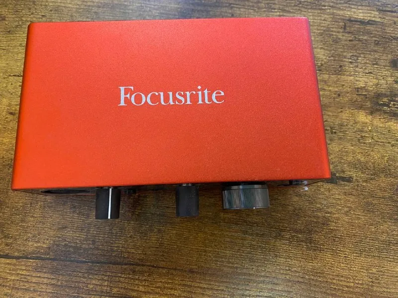 Focusrite Scarlett Solo 3rd gen 1