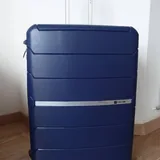 Проектор, большой чемодан, увлажнитель воздуха 3