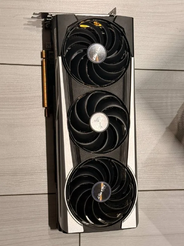 Sapphire Nitro+ Radeon RX 6700 XT 1