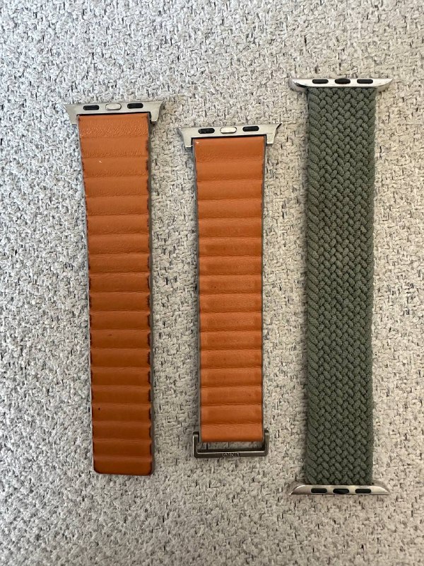 Стул-кресло Jysk, Наматрасник, топпер, Apple Watch Series 5, Беспроводная зарядка, Портативный комбоусилитель, Педаль лупер, iRig 2 4