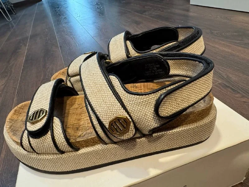 Босоножки RiverIsland 38 размер 1