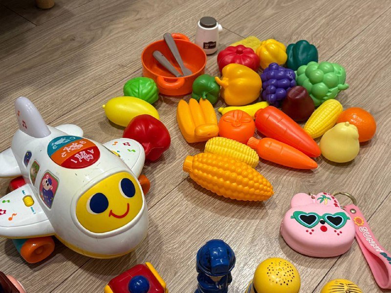 Детские игрушки: машинки, самолеты, фрукты, игровая кухня 3