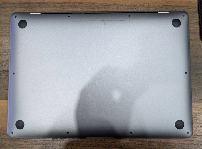 MacBook Air M1, 8GB RAM, 256GB SSD 6