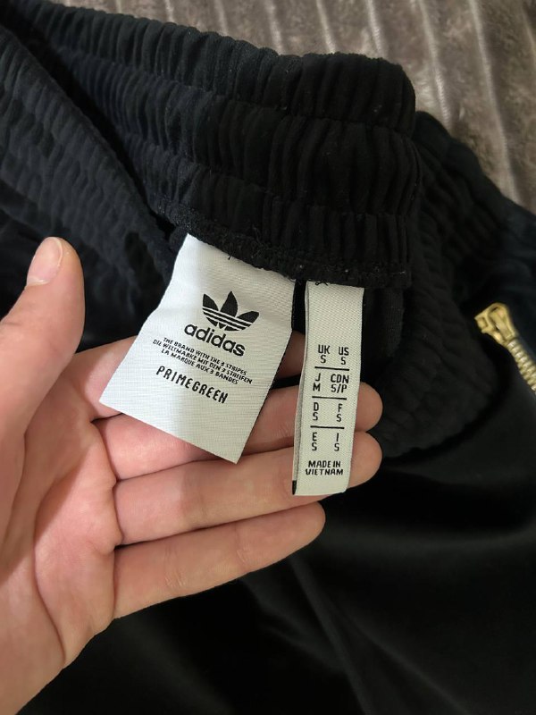 мужские спортивные штаны Adidas, женский свитер, женские брюки Zara 4