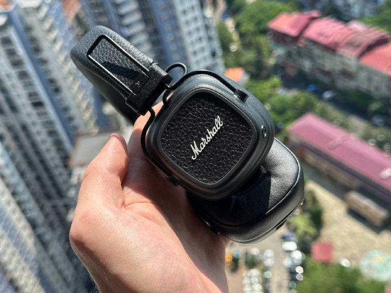 Marshall Major V headphones, perfect condition, complete set