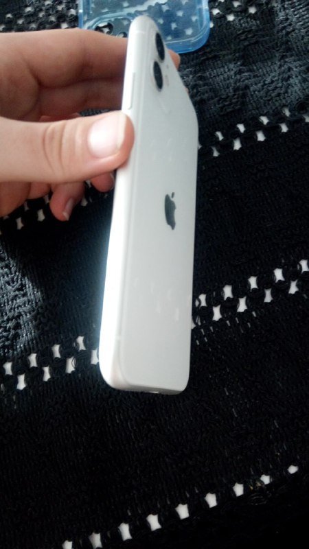 Айфон 11 на 64ГБ 3