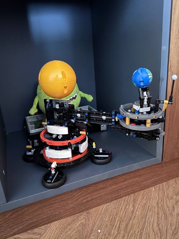 Лего наборы: книга, планетарная система, Бонзай, Star Wars, Tokyo